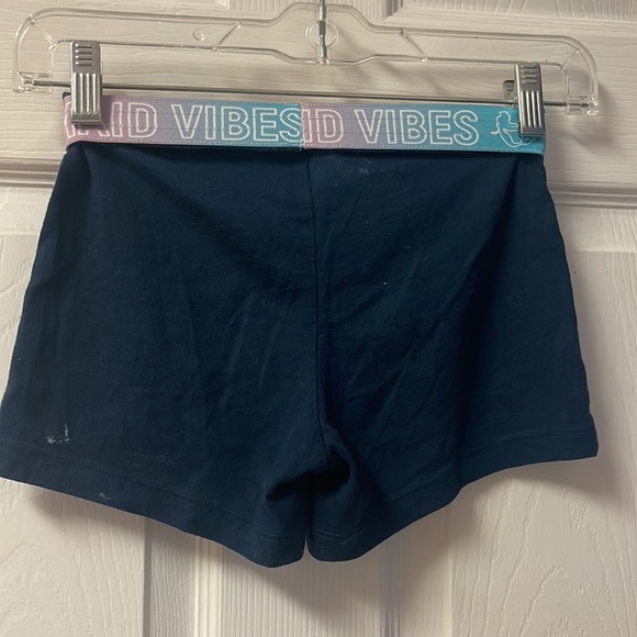 Mermaid vibes shorts 🧜‍♀️ - Picture 5 of 7